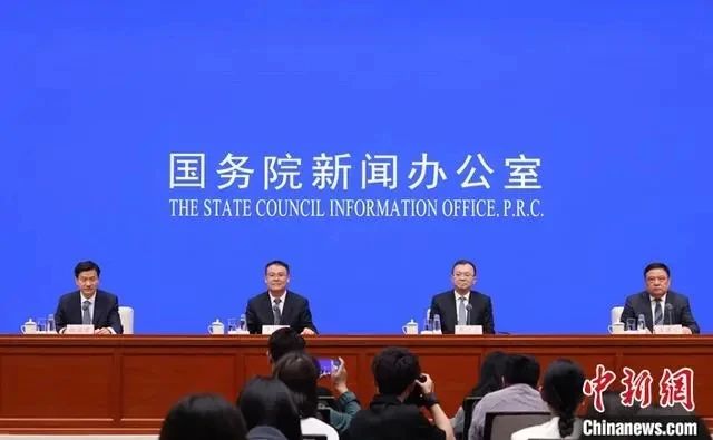 2024年財(cái)政部將繼續(xù)完善政府綠色采購(gòu)政策，加大政府采購(gòu)綠色建材支持