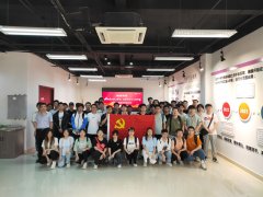 搭建校企溝通橋梁，感受企業(yè)新風(fēng)貌